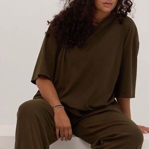 Free Label Billie lounge tee